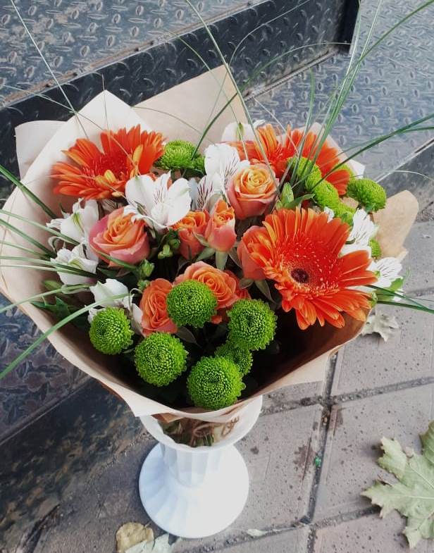 Букет цветов из: Герберы, Хризантемы, Альстромерии и Розы в Серноводском