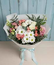 Букет цветов из:  Розы, Лизиантусы и Хризантемы в Серноводском