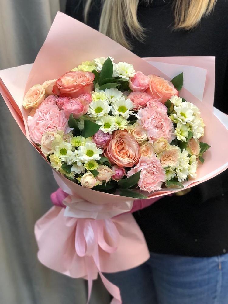 Букет цветов из: Гвоздики, Розы и Хризантемы в Серноводском