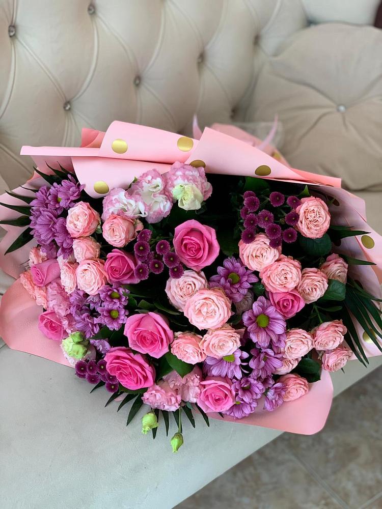 Букет цветов из: Хризантемы, Розы и Лизиантусы в Серноводском