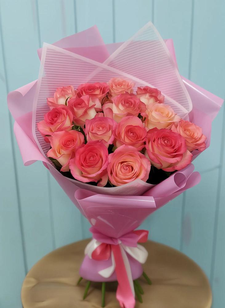 Букет 15 Розовых роз Равель в Серноводском