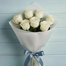 Букет 7 Белых роз Эдлесс Лав в Серноводском