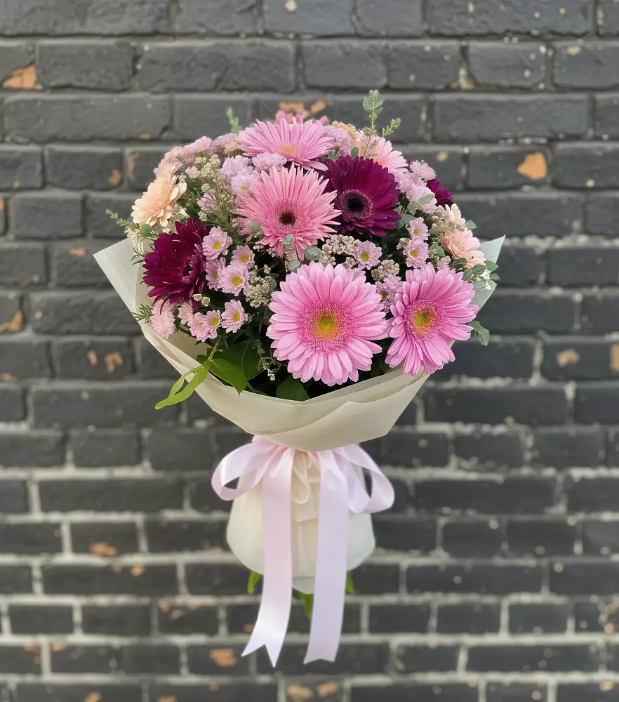 Букет цветов из: Герберы и Хризантемы в Серноводском