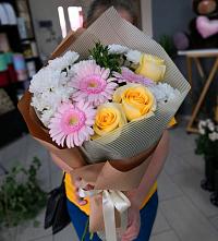 Букет цветов из:  Герберы, Розы и Хризантемы в Серноводском