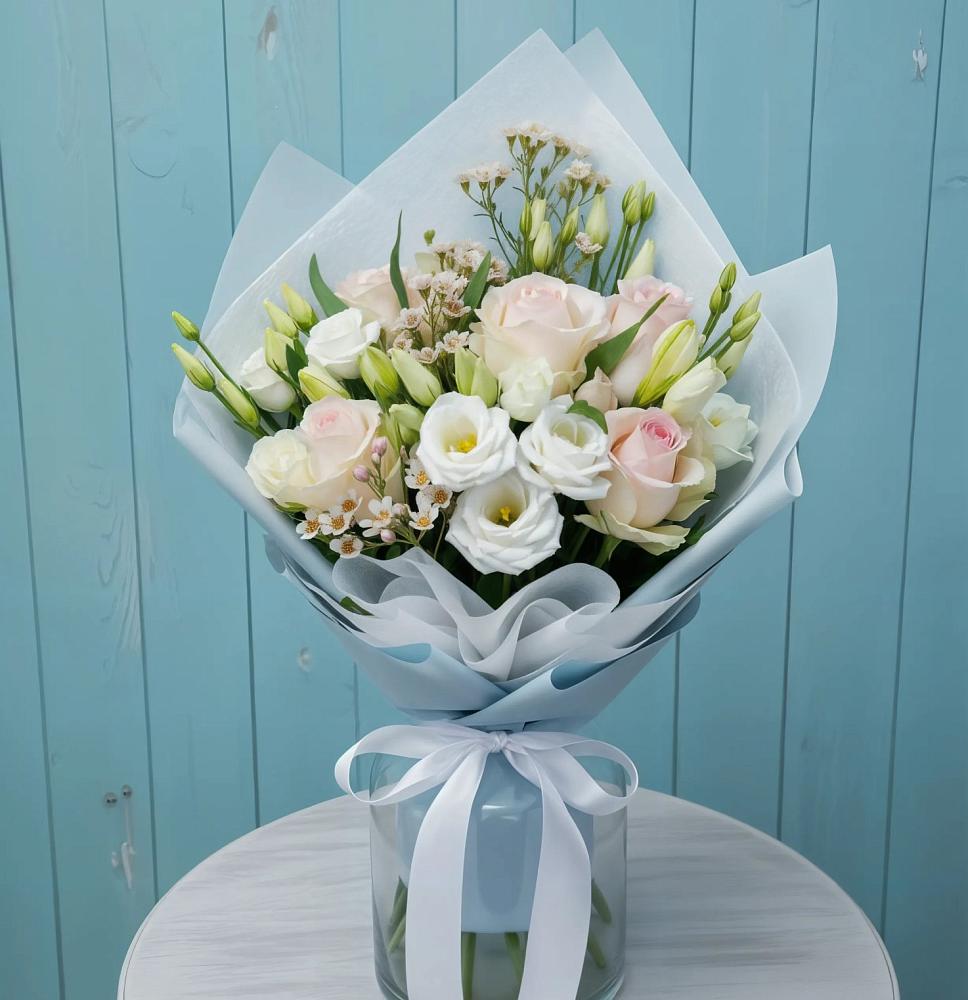 Букет цветов из: Розы и Лизиантусы в Серноводском