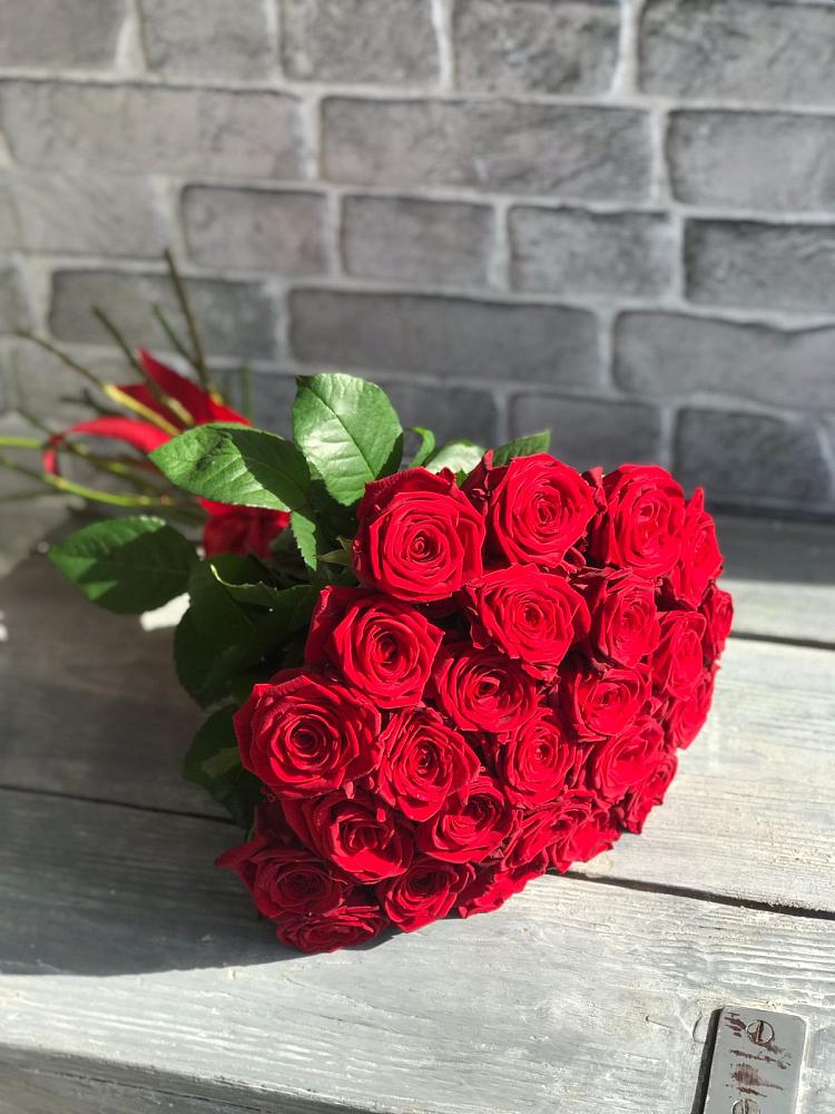 Букет Красные розы Фридом в Серноводском