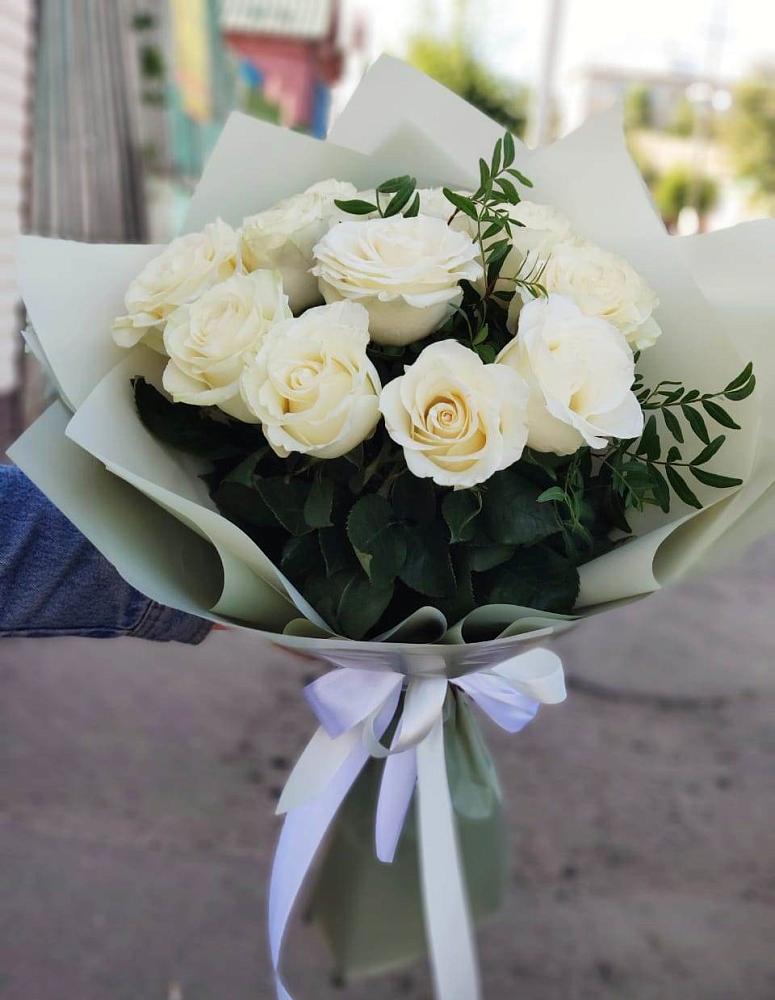 Букет Белые розы Проуд в Серноводском