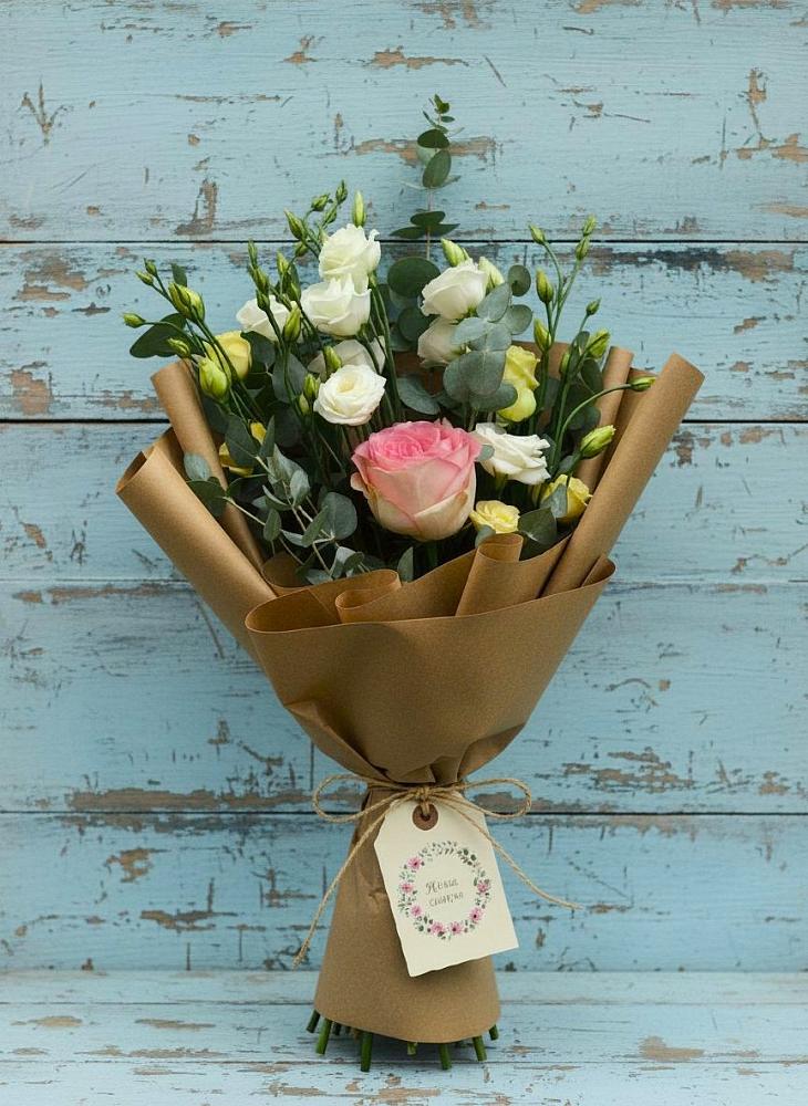 Букет цветов из: Розы и Лизиантусы в Серноводском