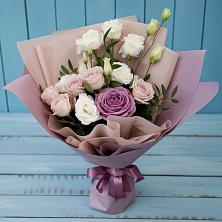 Букет цветов из:  Розы и Лизиантусы в Серноводском