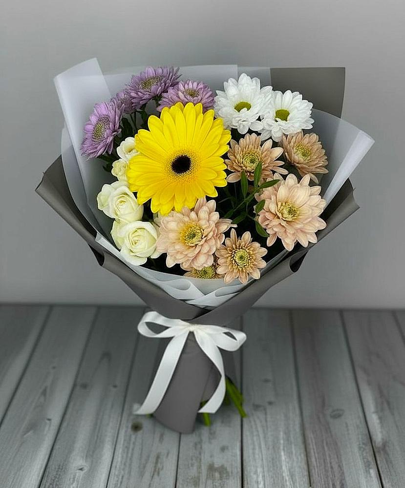 Букет цветов из: Розы, Герберы и Хризантемы в Серноводском