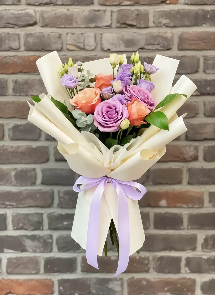 Букет цветов из: Лизиантусы и Розы в Серноводском