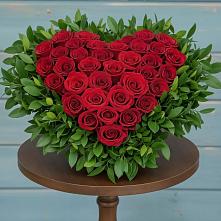 Цветочная композиция из Розы в виде сердца в Серноводском