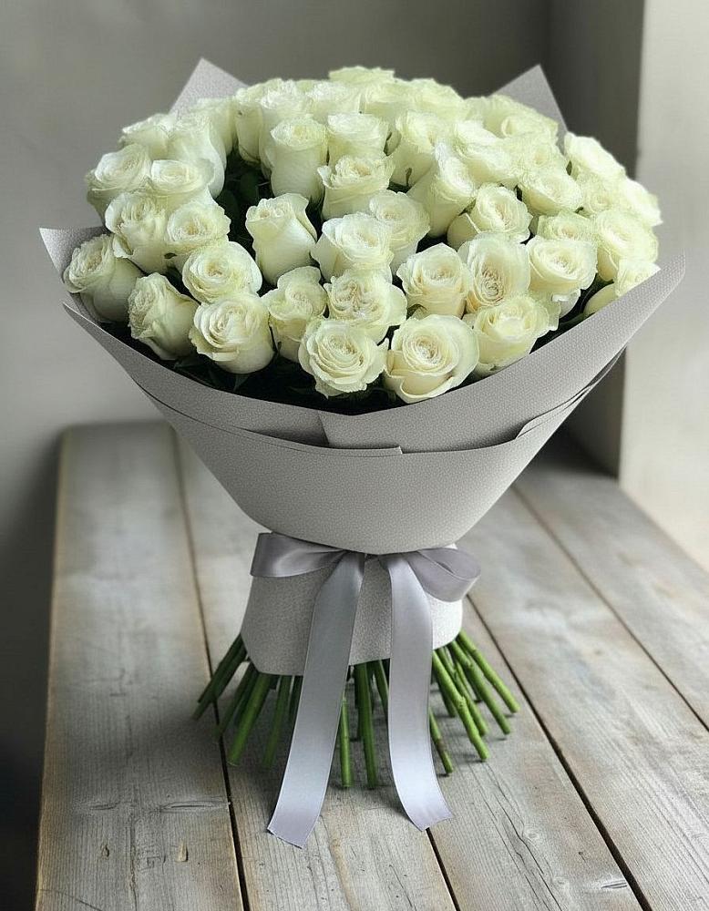 Букет 35 Белых роз в Серноводском