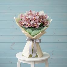 Букет цветов из:  Орхидеи и Розы в Серноводском