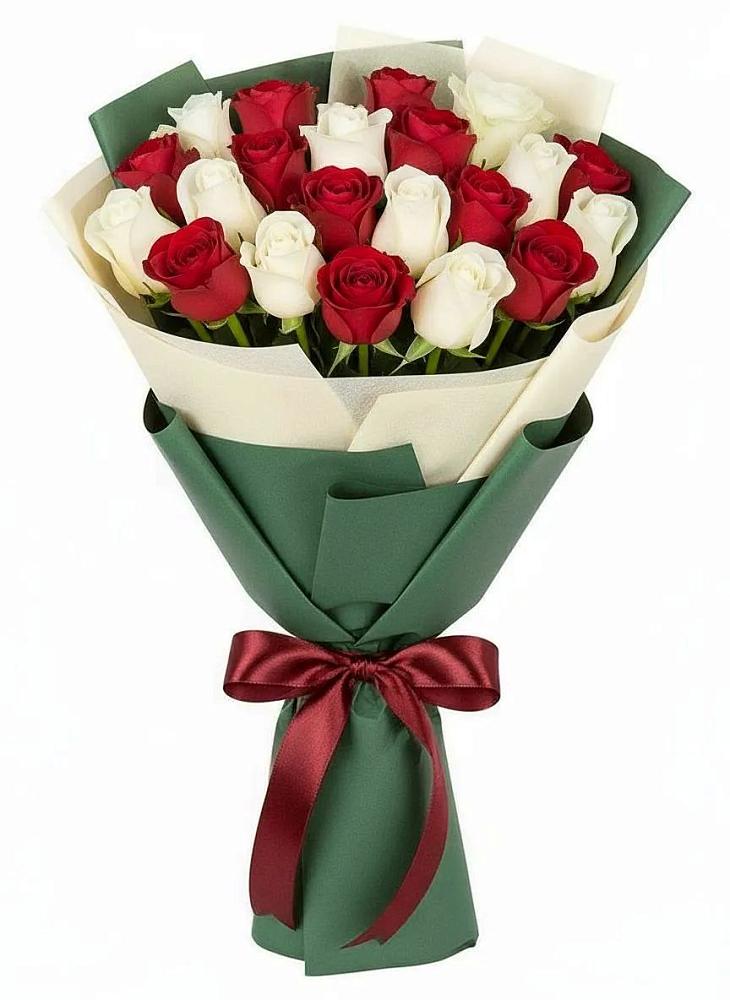 Букет Микс из красных и белых роз в Серноводском
