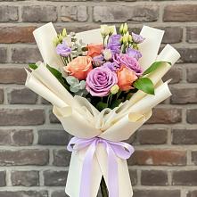 Букет цветов из:  Лизиантусы и Розы в Серноводском