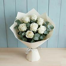 Букет Белые розы в Эвкалипте в Серноводском