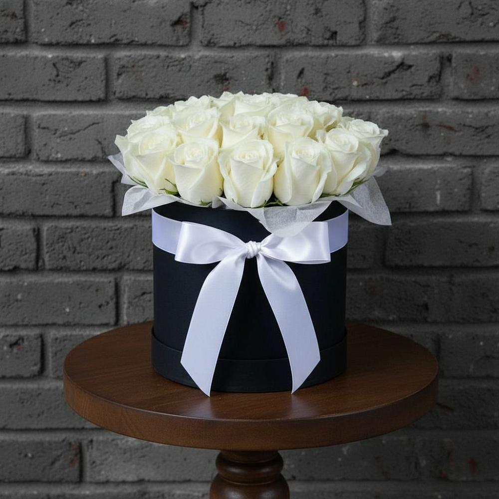 Цветочная композиция из Розы в шляпной коробке в Серноводском