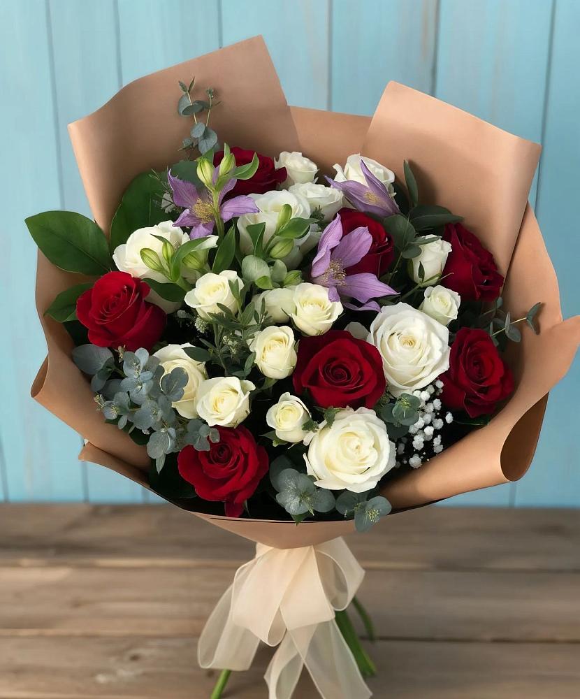 Букет цветов из: Розы и Альстромерии в Серноводском