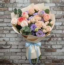 Букет цветов из:  Розы, Лизиантусы и Гвоздики в Серноводском